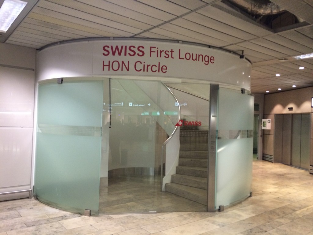 SWISS First Class Lounge Eingang