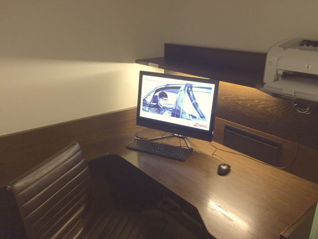 SWISS First Class Lounge Workstation