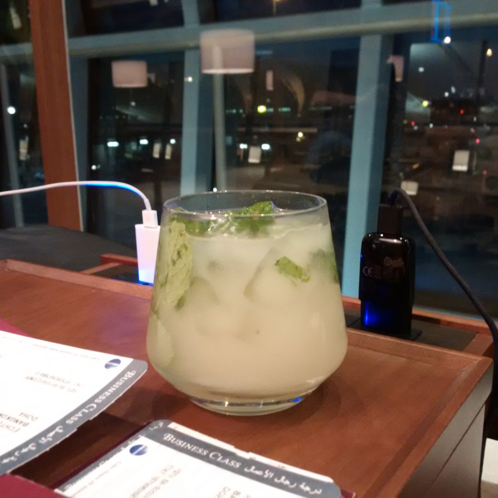 Cocktails in der Cathay Pacific Lounge Bangkok