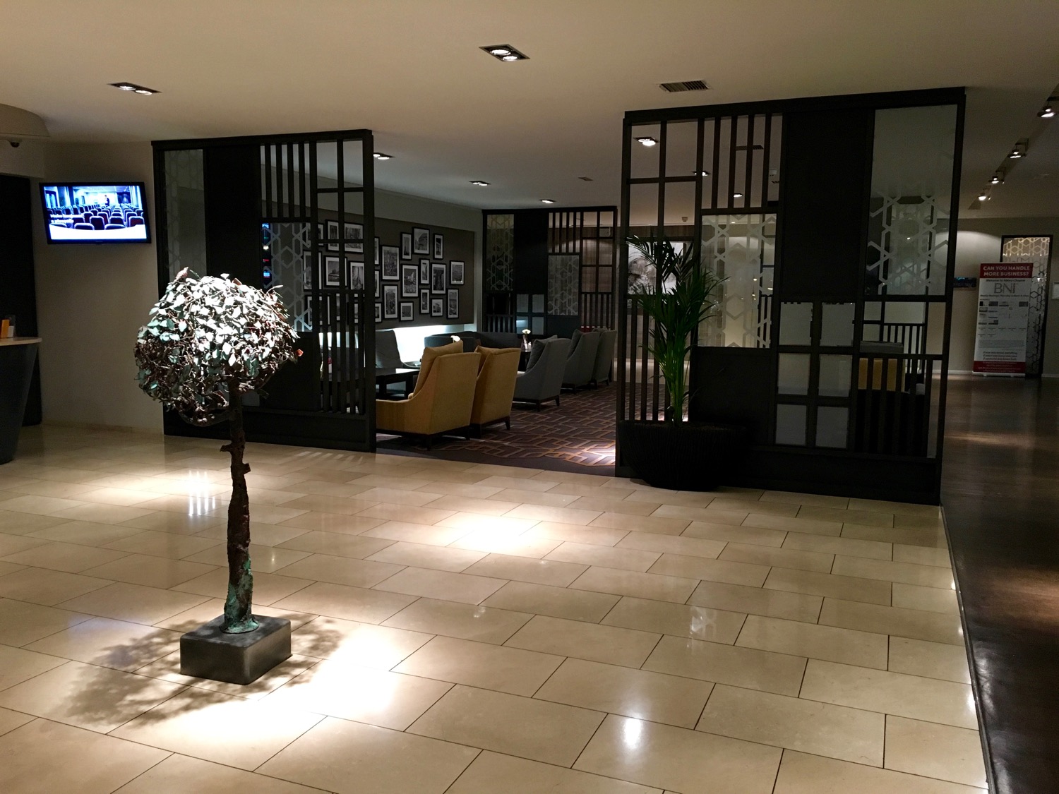 Maldron Hotel Dublin Airport Lobby