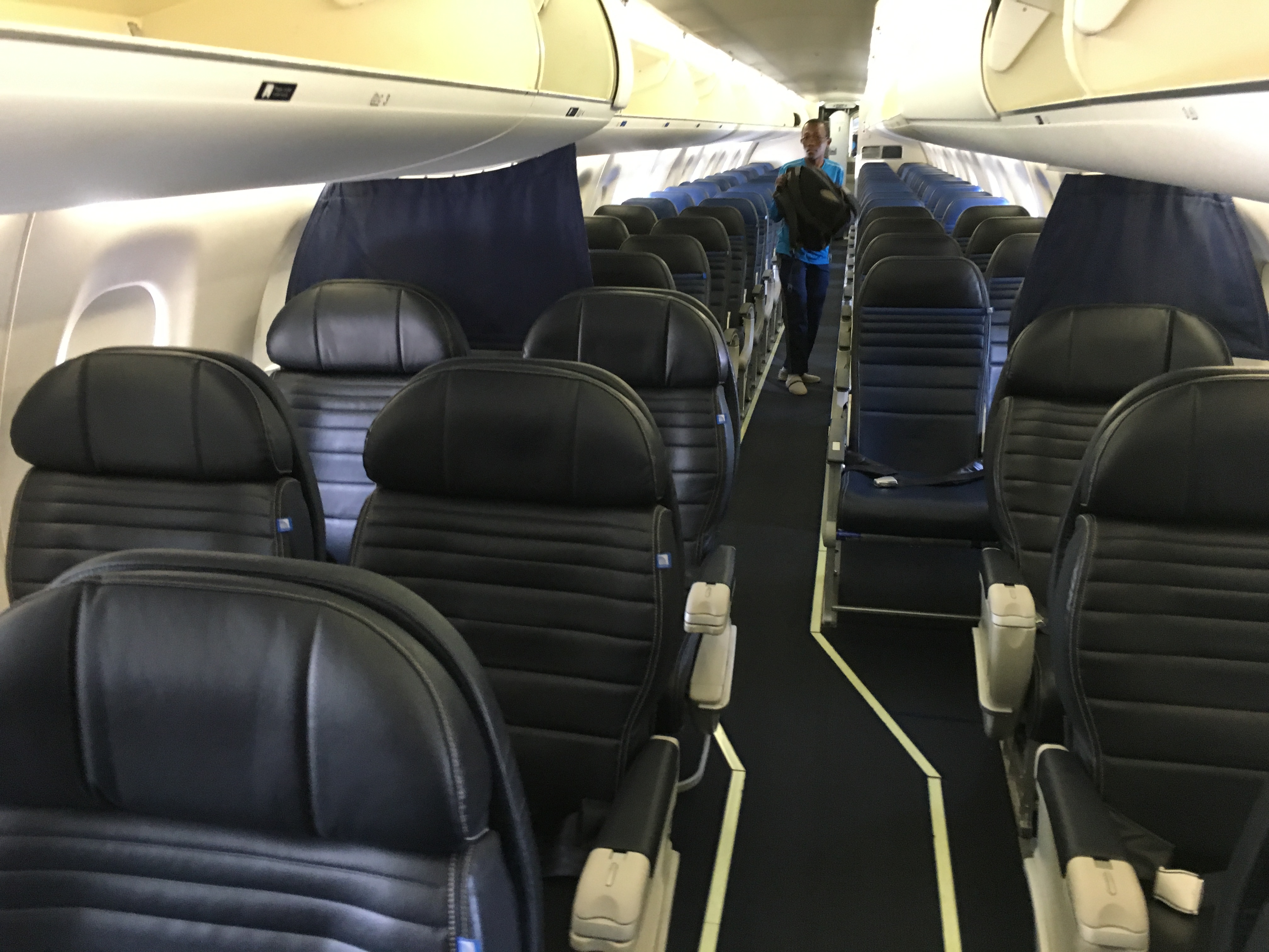 Review: United Express First Class Embraer 175 - InsideFlyer DE