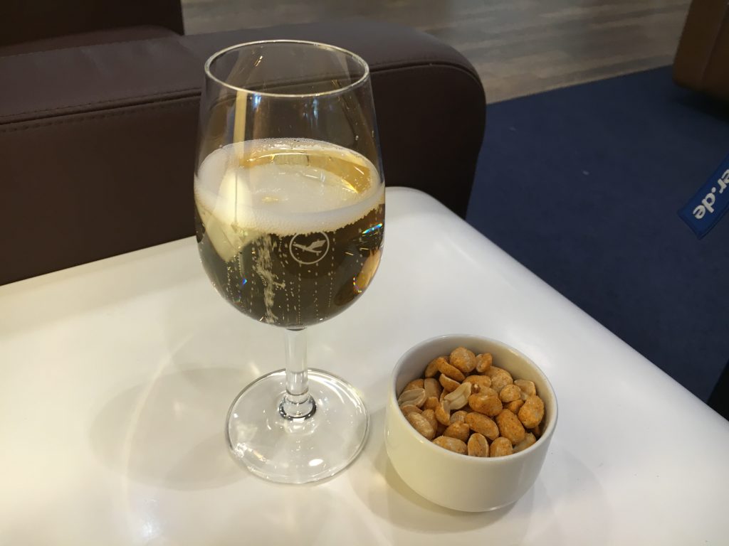 Lufthansa Senator Lounge Frankfurt Abflugbereich A Champagner