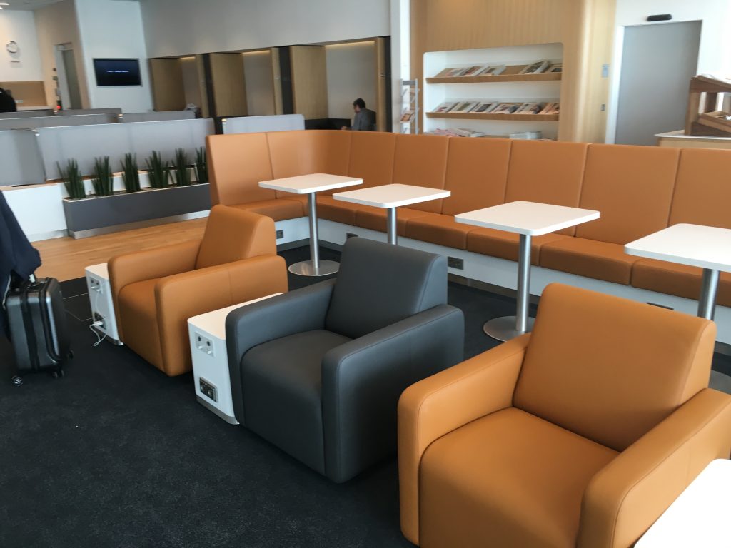 InsideFlyer Wochenrückblick Lufthansa Business Lounge Satellit Schengen
