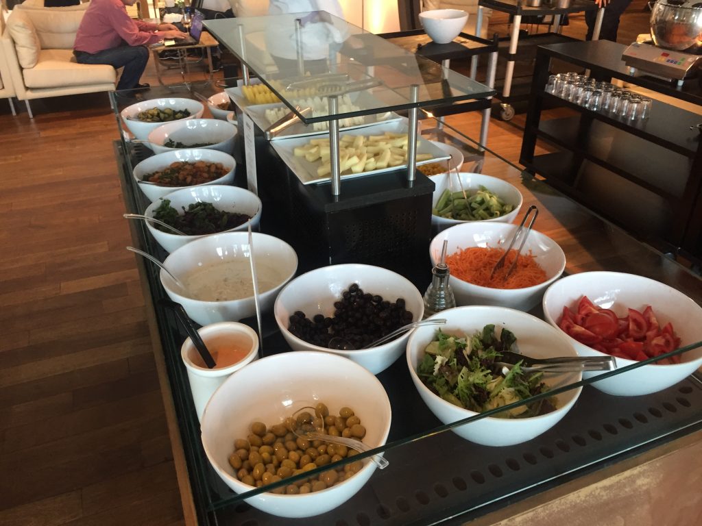 Turkish Airlines CIP Lounge- Salatbuffet