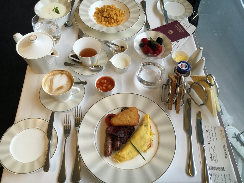 Etihad Airways First Class Lounge & Spa Abu Dhabi Frühstück