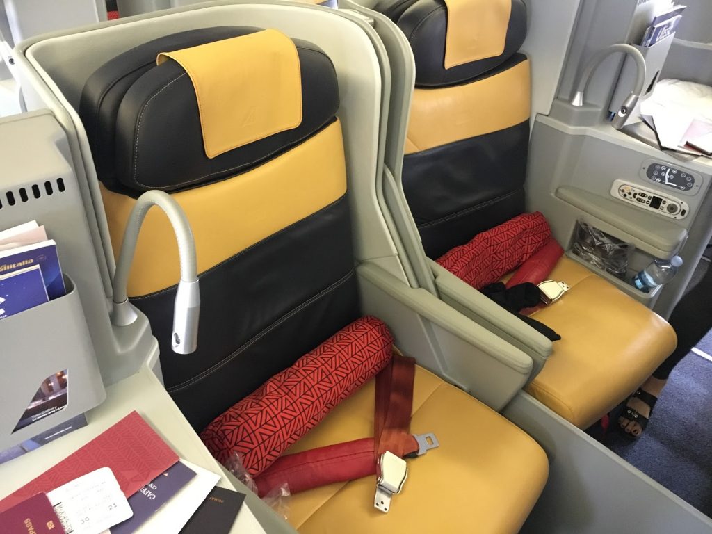 Alitalia Business Class Honeymoon Sitze