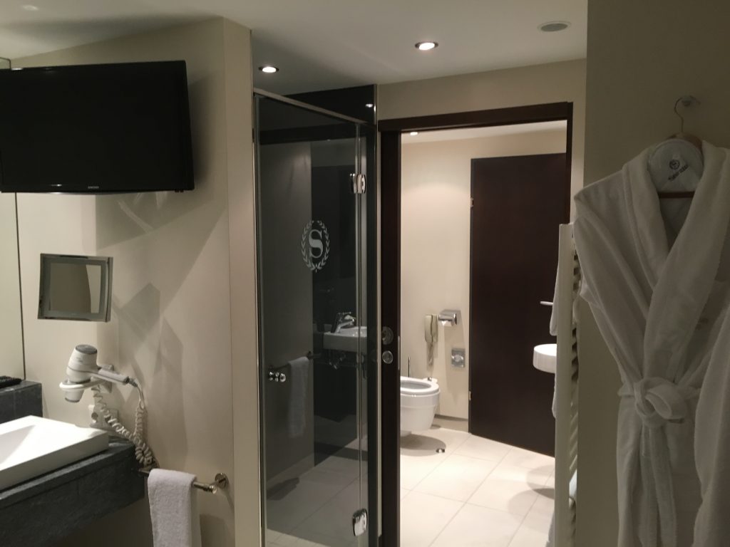 Sheraton Grand Salzburg Suite Badezimmer