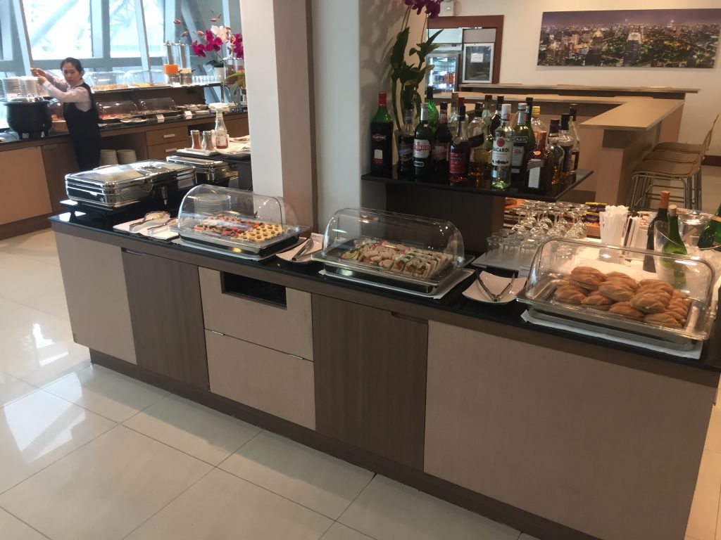 Air France Lounge Bangkok Buffetbereich