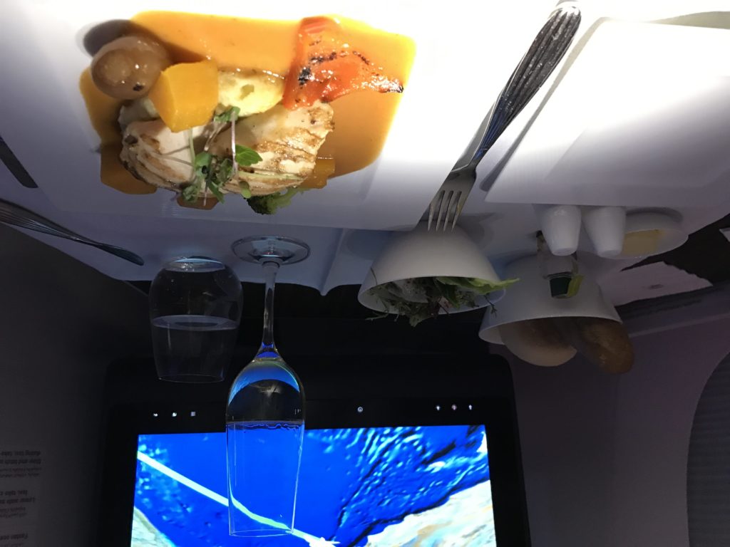 Qatar Airways A350 Business Class Abendessen