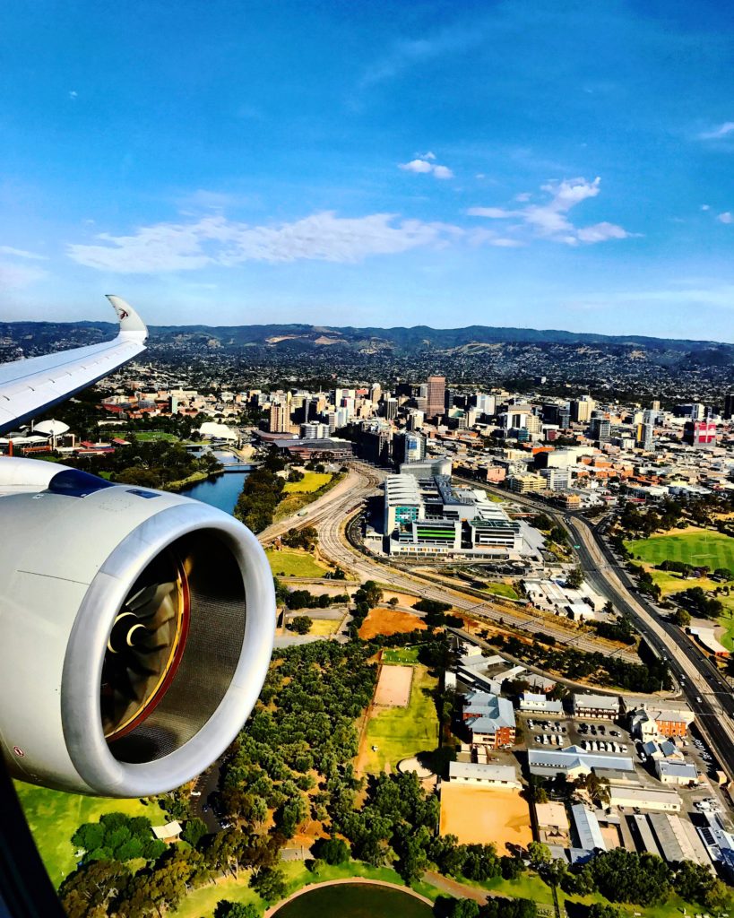 Qatar Airways A350 Business Class Anflug auf Adelaide