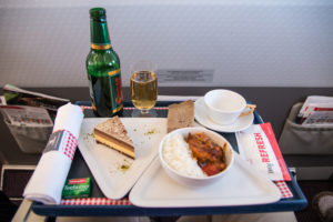 Mittagessen in der Austrian Airlines Business Class