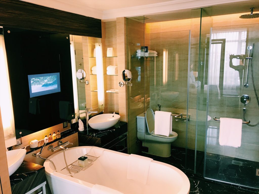 The Majestic Kuala Lumpur Junior Suite Badezimmer