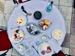 Victor's Residenz-Hotel Schloss Berg Frühstück