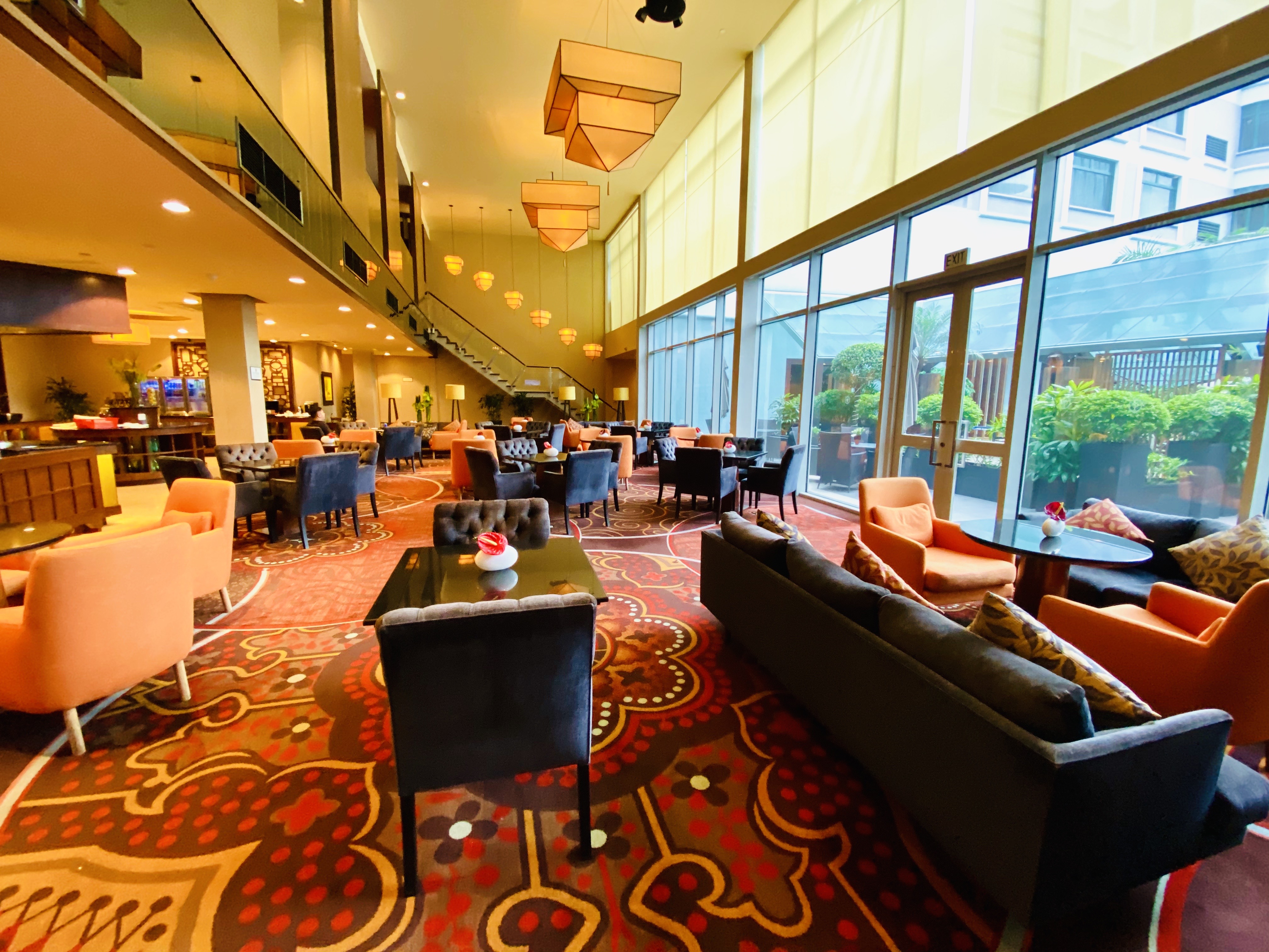 Club lounge at the Sheraton Saigon Hotel & Towers 