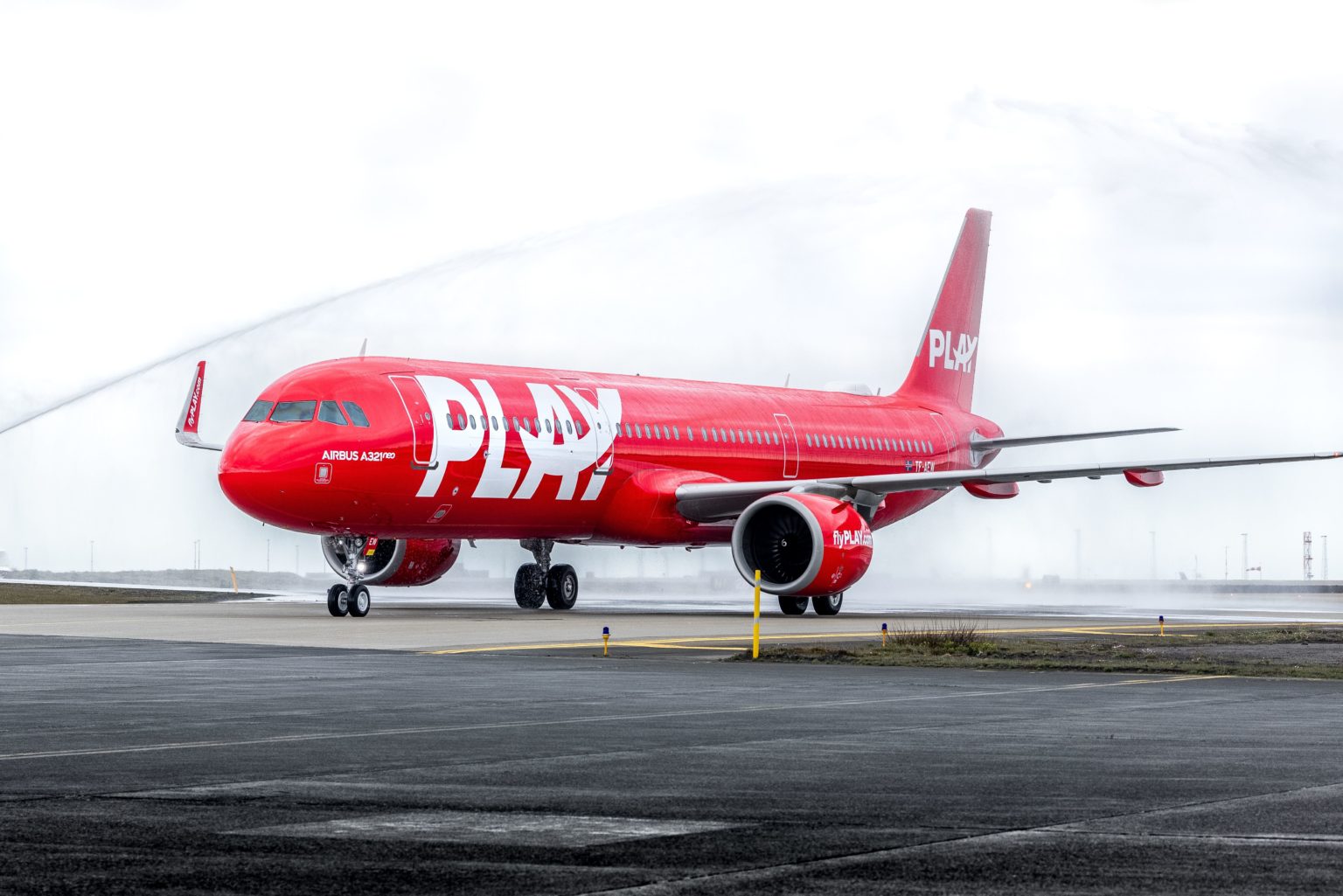 Die Fluggesellschaft PLAY präsentiert ihre Airbus A321neo - InsideFlyer DE