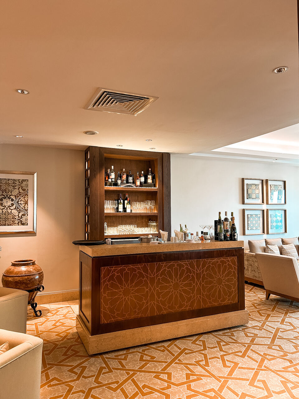 The Ritz-Carlton Dubai Review Club Lounge