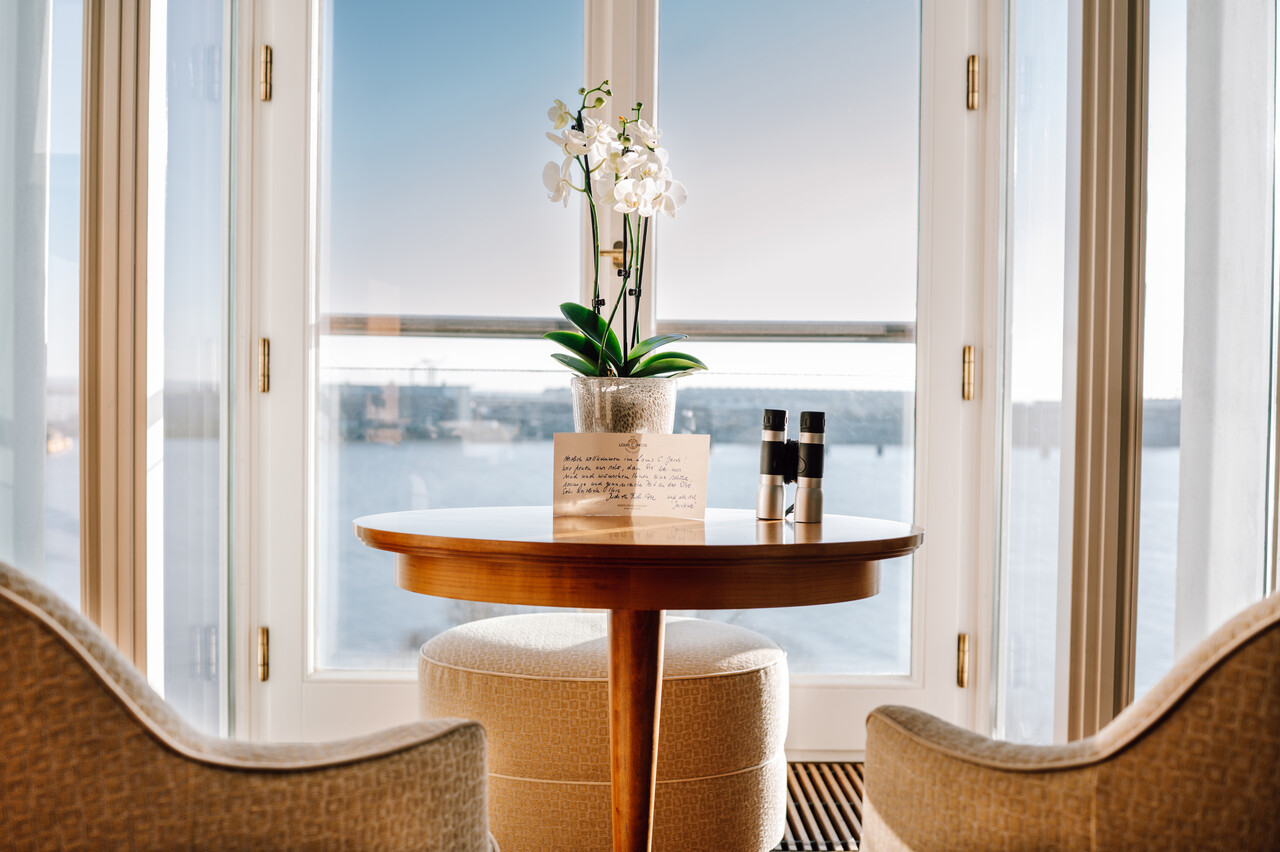 Hotel Louis C. Jacob Autograph Collection