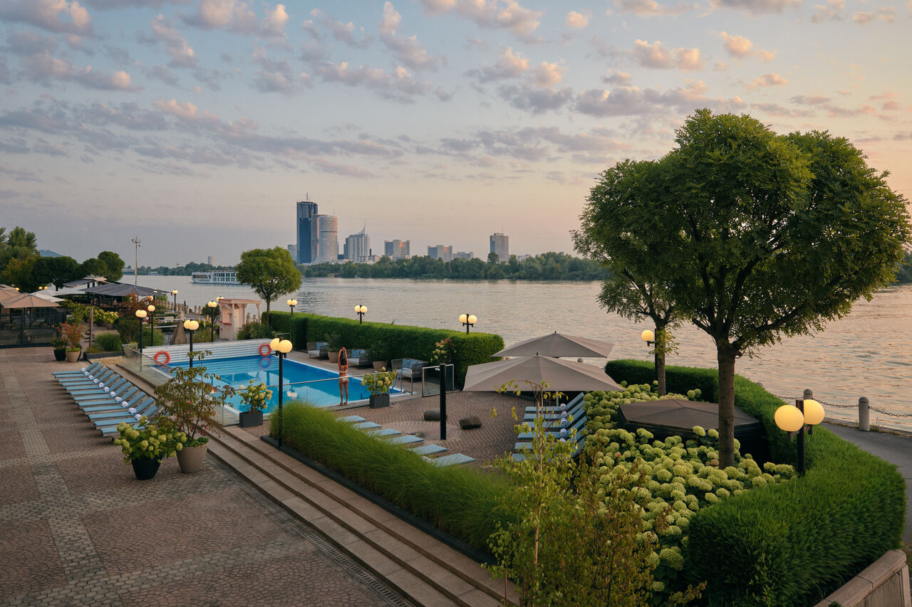 Hilton Sommer sale