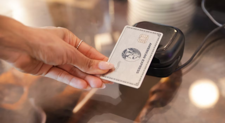 Amex Lounge on the go